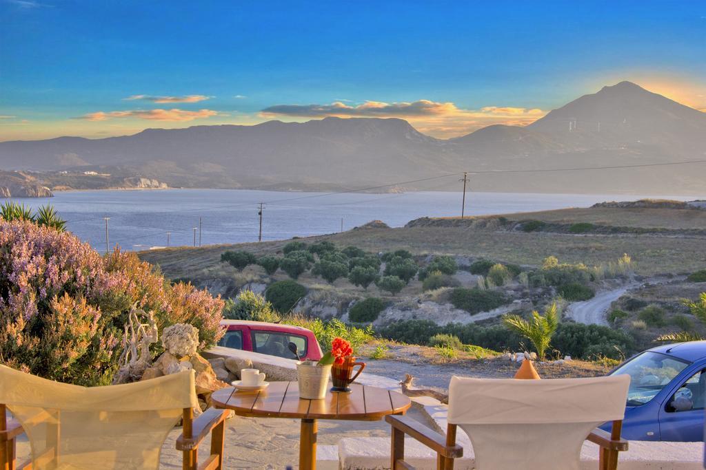 Margaritari Studios Milos آداماس الغرفة الصورة