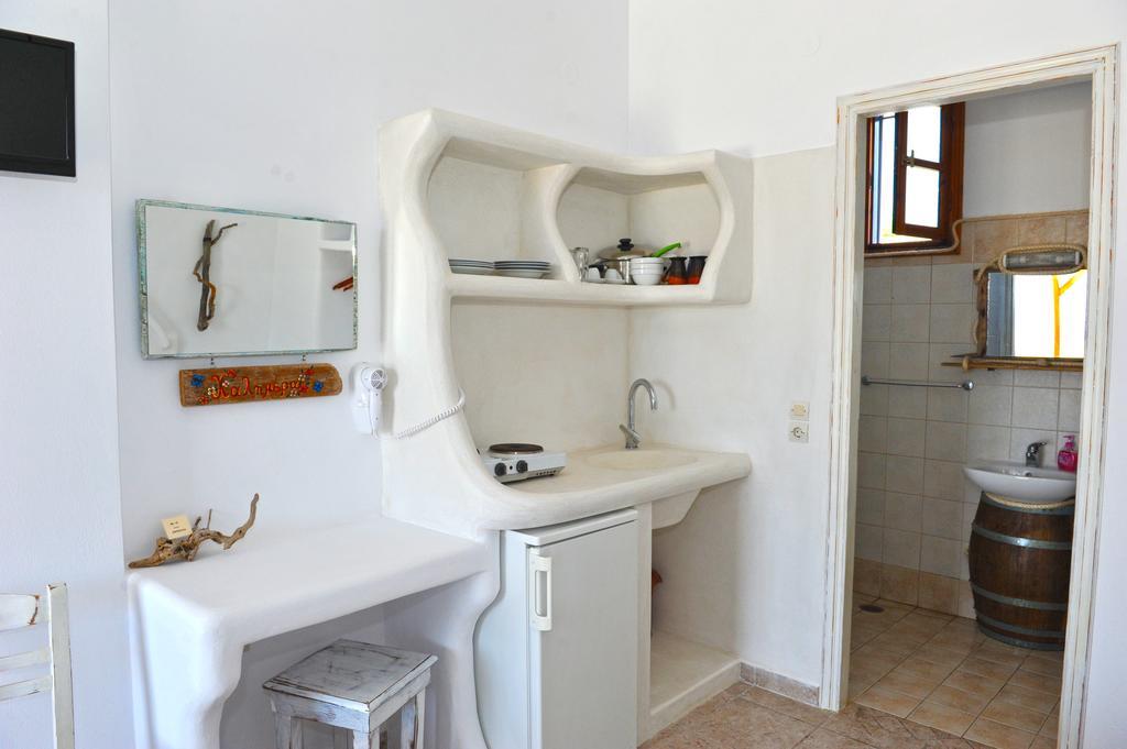 Margaritari Studios Milos آداماس الغرفة الصورة